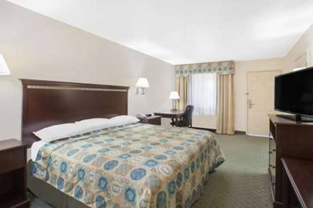 Super 8 By Wyndham Corpus Christi 5