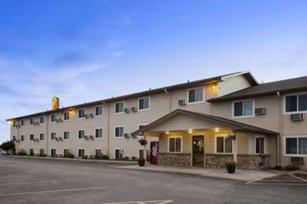 Super 8 By Wyndham Council Bluffs IA Omaha NE Area 1