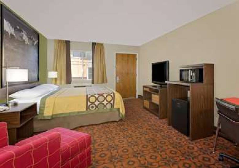 SUPER 8 BY WYNDHAM DENVER CENTRAL 8