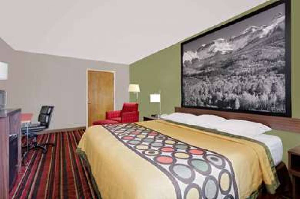 SUPER 8 BY WYNDHAM DENVER CENTRAL 10