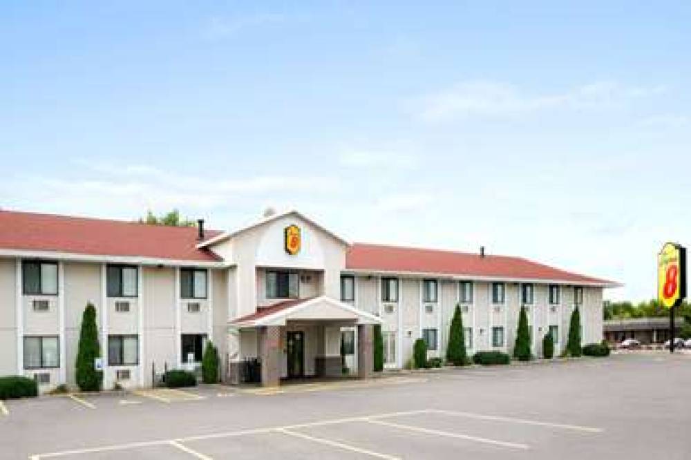 Super 8 By Wyndham Eau Claire Wi