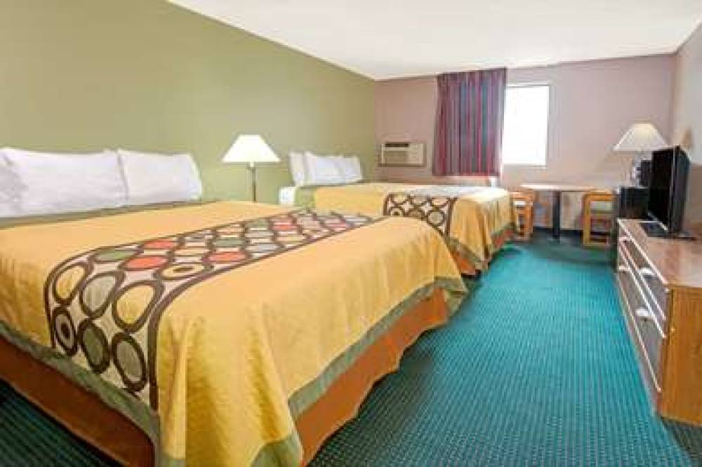 Super 8 By Wyndham Eureka/Six Flags Nearby 7