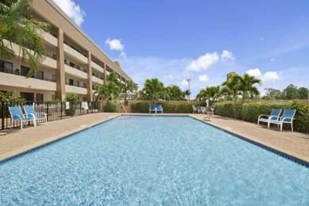 Super 8 By Wyndham Fort Myers 2