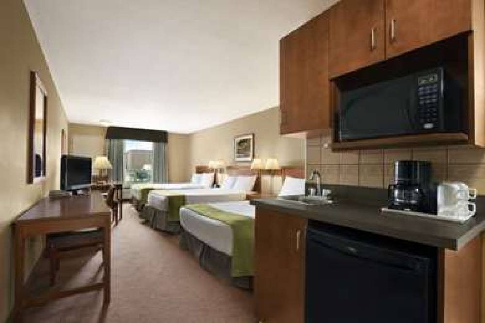 Super 8 By Wyndham Fort St. John BC 10