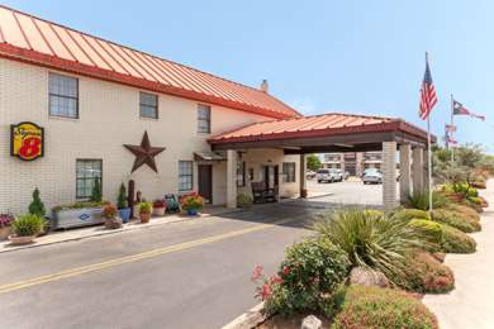 Super 8 By Wyndham Fredericksburg