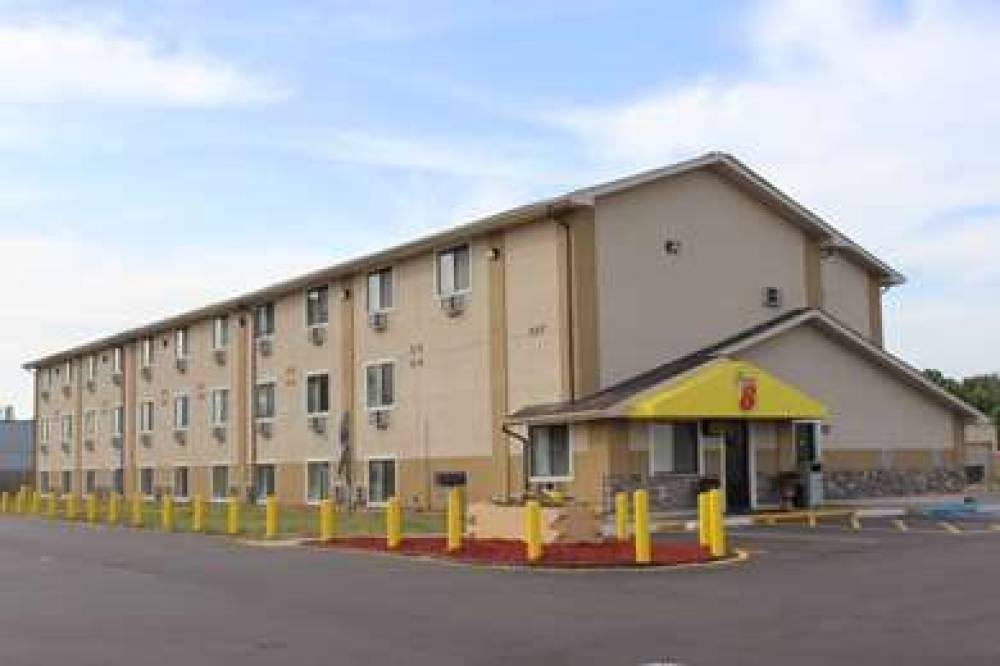 Super 8 By Wyndham Grand Rapids/Wyoming 3