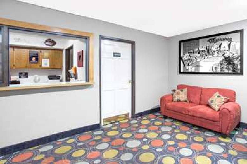 Super 8 By Wyndham Grand Rapids/Wyoming 5