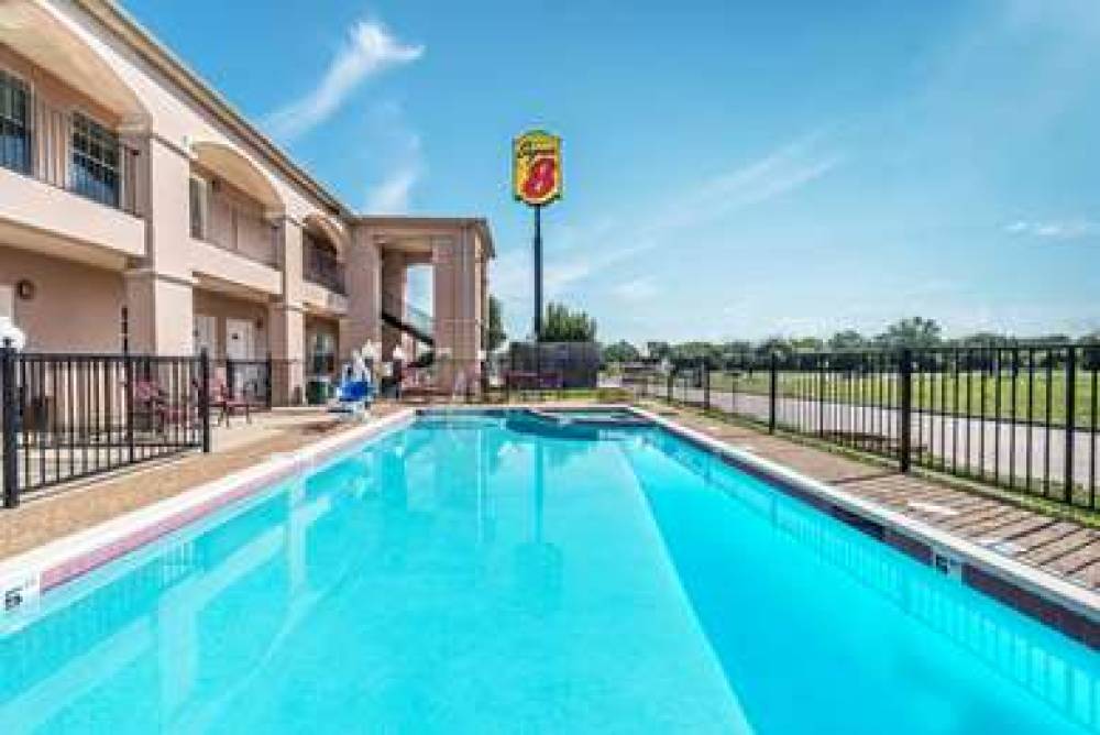 Super 8 By Wyndham Greenville 3