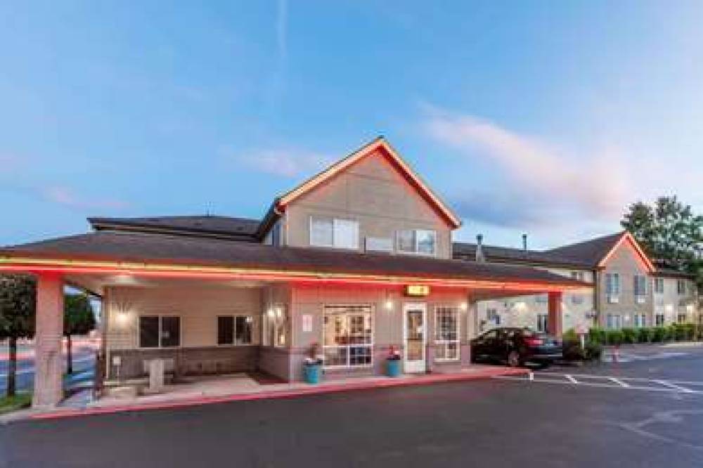 Super 8 By Wyndham Gresham/Portland Area OR 1