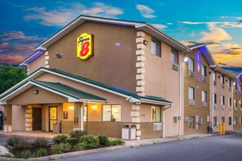 Super 8 By Wyndham Harrisonburg 1