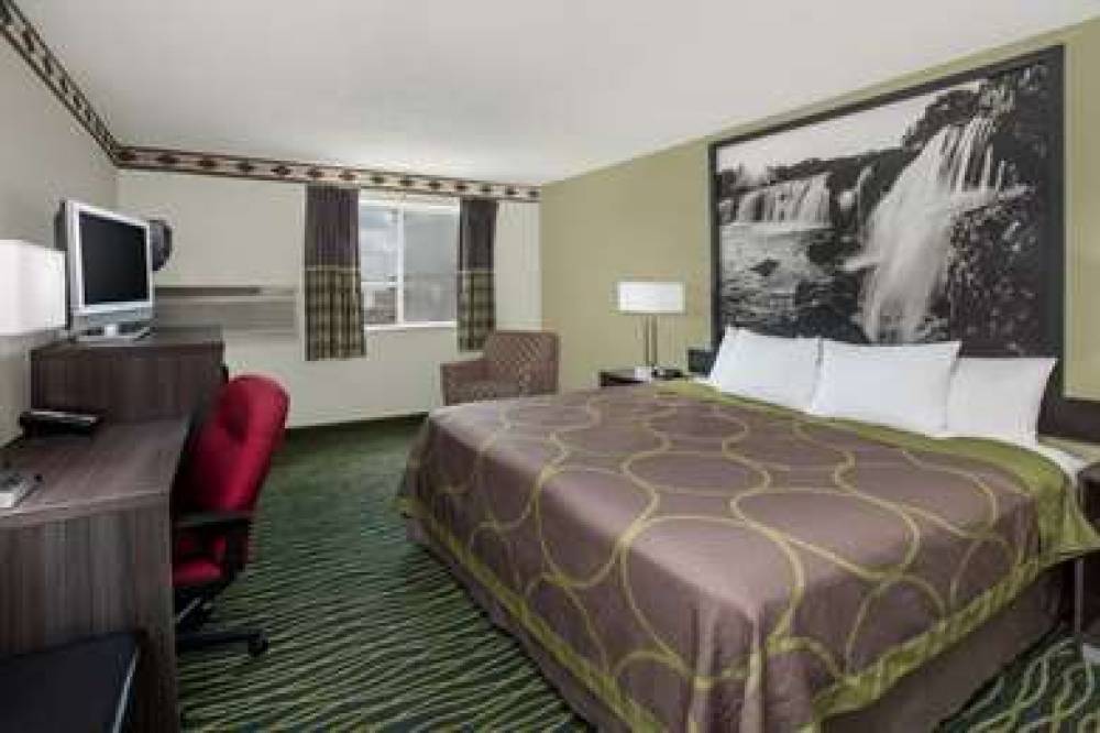 Super 8 By Wyndham Independence Kansas City 6