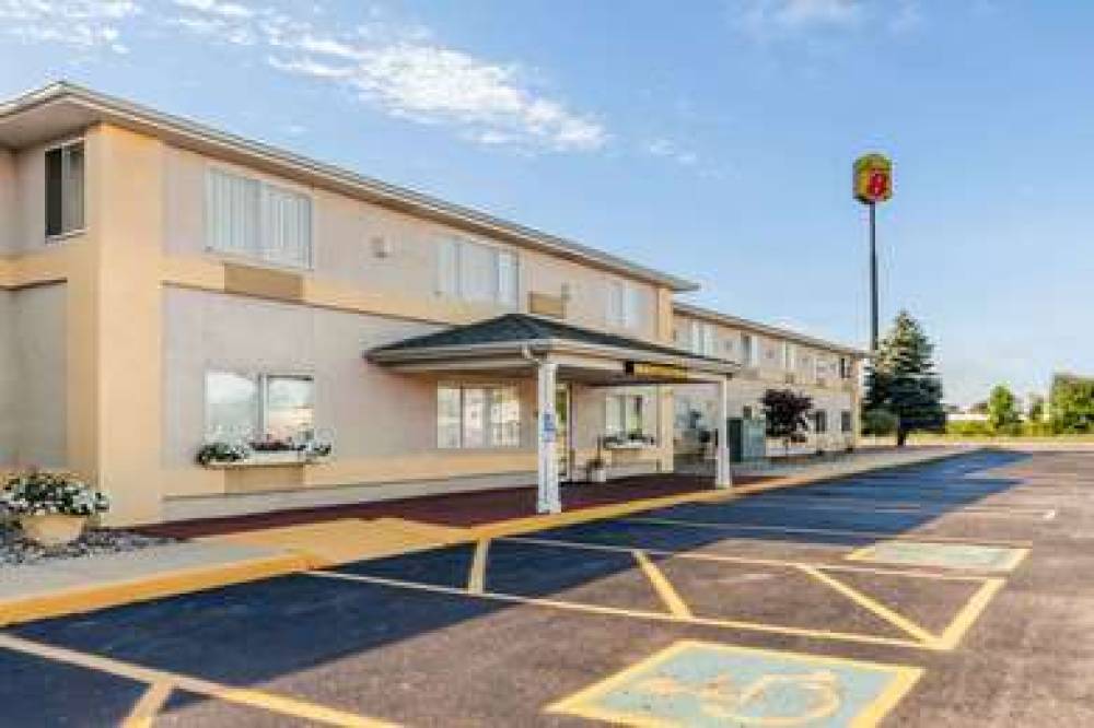 Super 8 By Wyndham Ionia MI 1