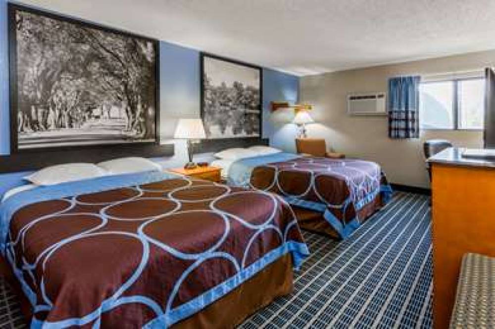 Super 8 By Wyndham Iowa City/Coralville 7