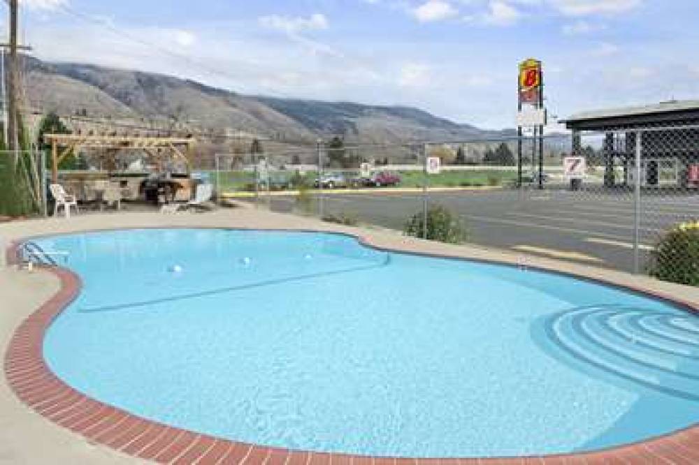 Super 8 By Wyndham Kamloops East 3