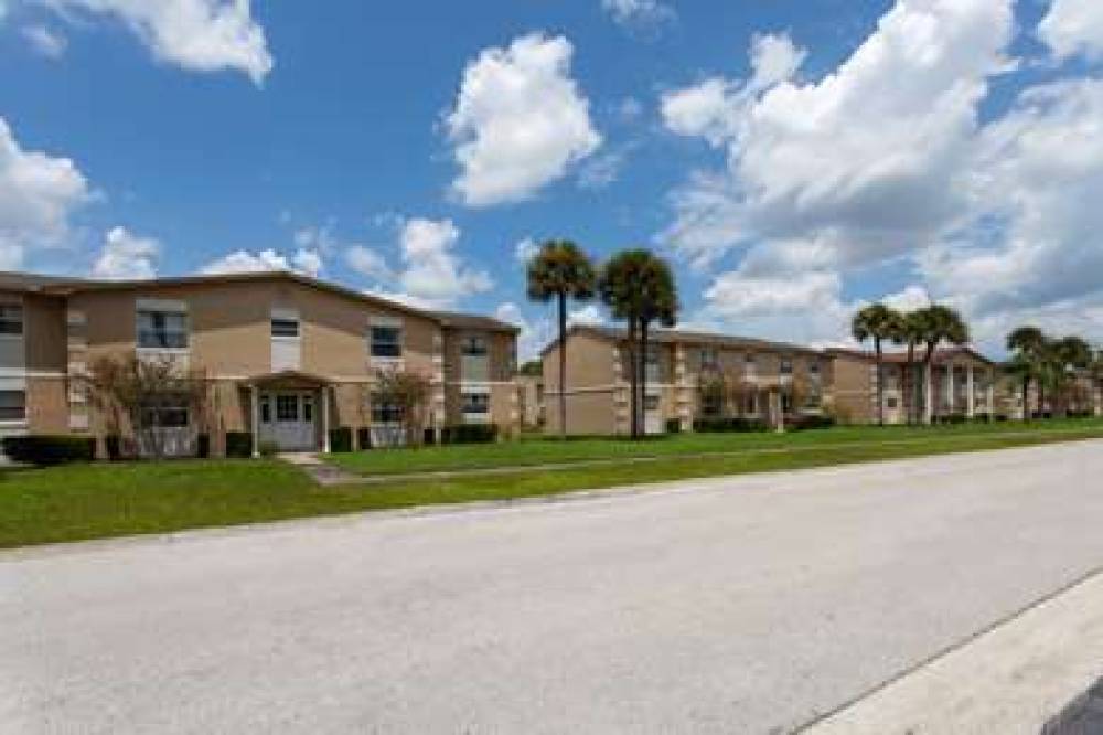 Super 8 By Wyndham Kissimmee 4