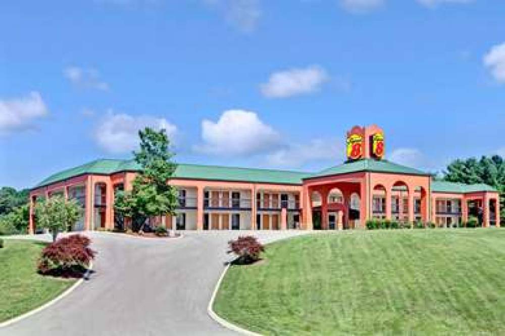 Super 8 By Wyndham Knoxville East