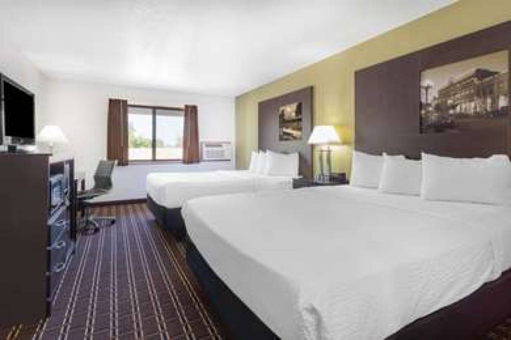 Super 8 By Wyndham La Crosse 8