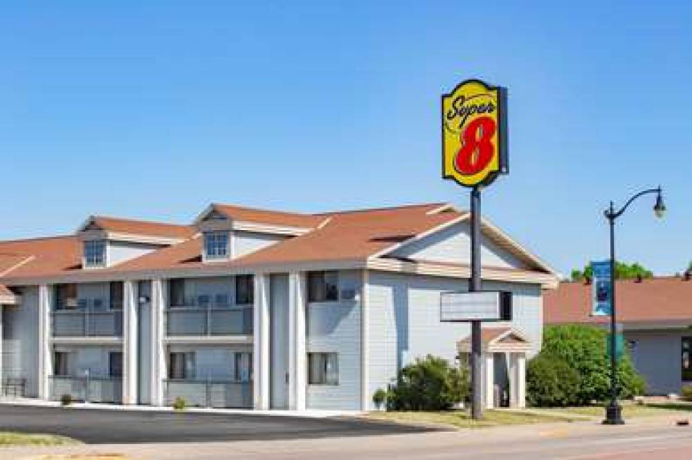 Super 8 By Wyndham La Crosse 2