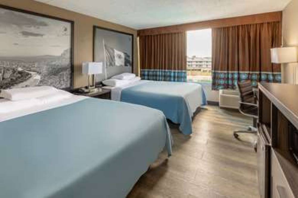 SUPER 8 BY WYNDHAM LAREDO 6