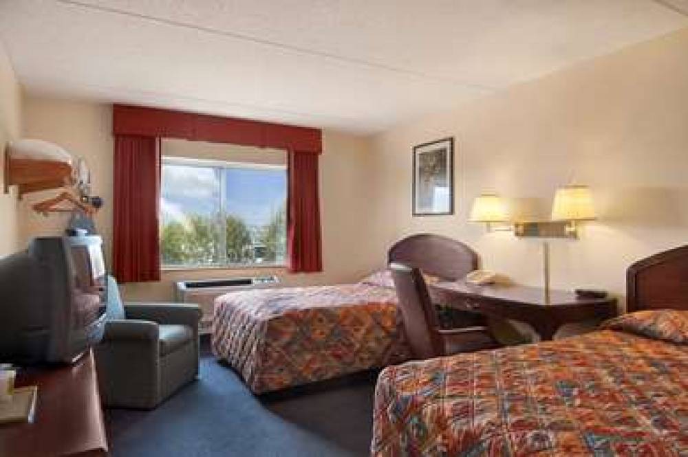 Super 8 By Wyndham Manchester Airport 3