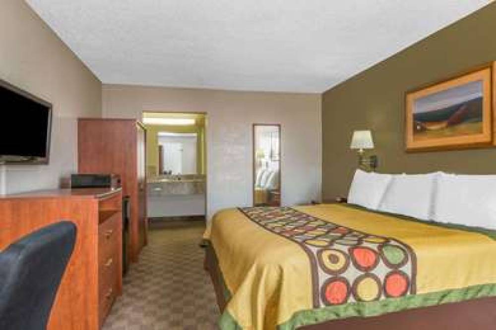 SUPER 8 BY WYNDHAM METAIRIE 10