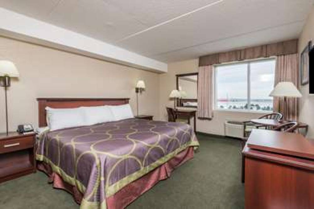 Super 8 By Wyndham Mississauga 5