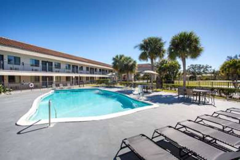 Super 8 By Wyndham Naples 6