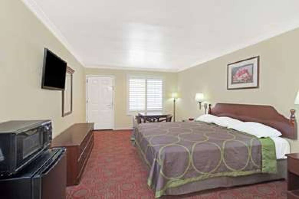 Super 8 By Wyndham North Hollywood 6