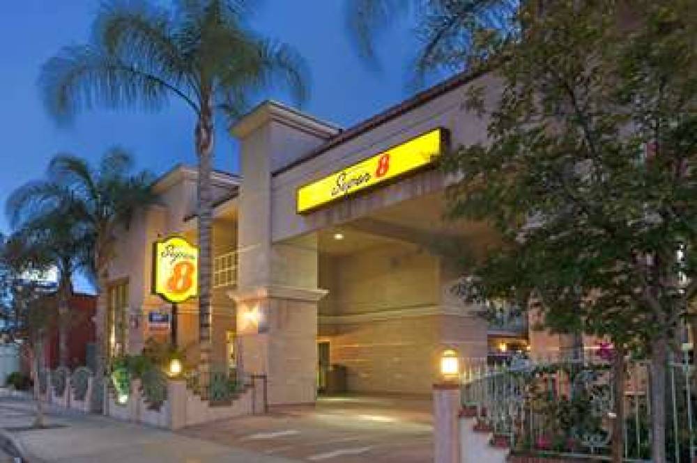 Super 8 By Wyndham North Hollywood 1