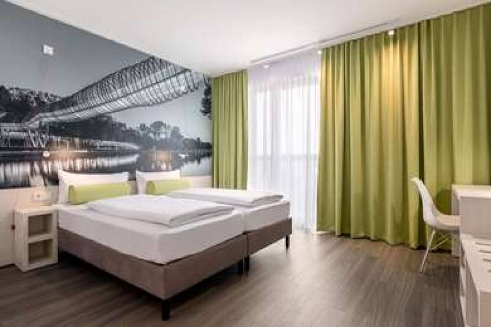 SUPER 8 BY WYNDHAM OBERHAUSEN 10