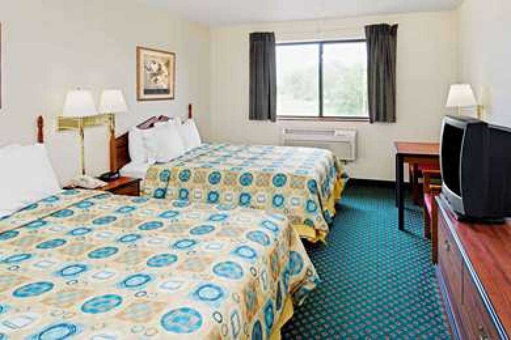 Super 8 By Wyndham Omaha Eppley Airport/Carter Lake 8