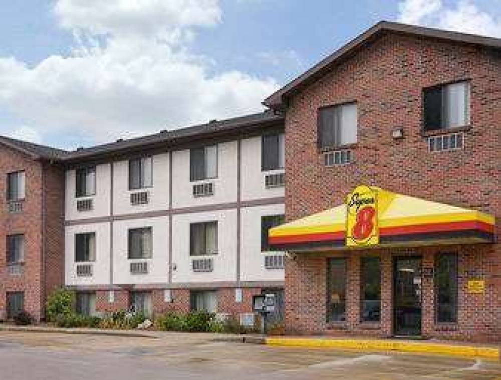 Super 8 By Wyndham Omaha/West Dodge