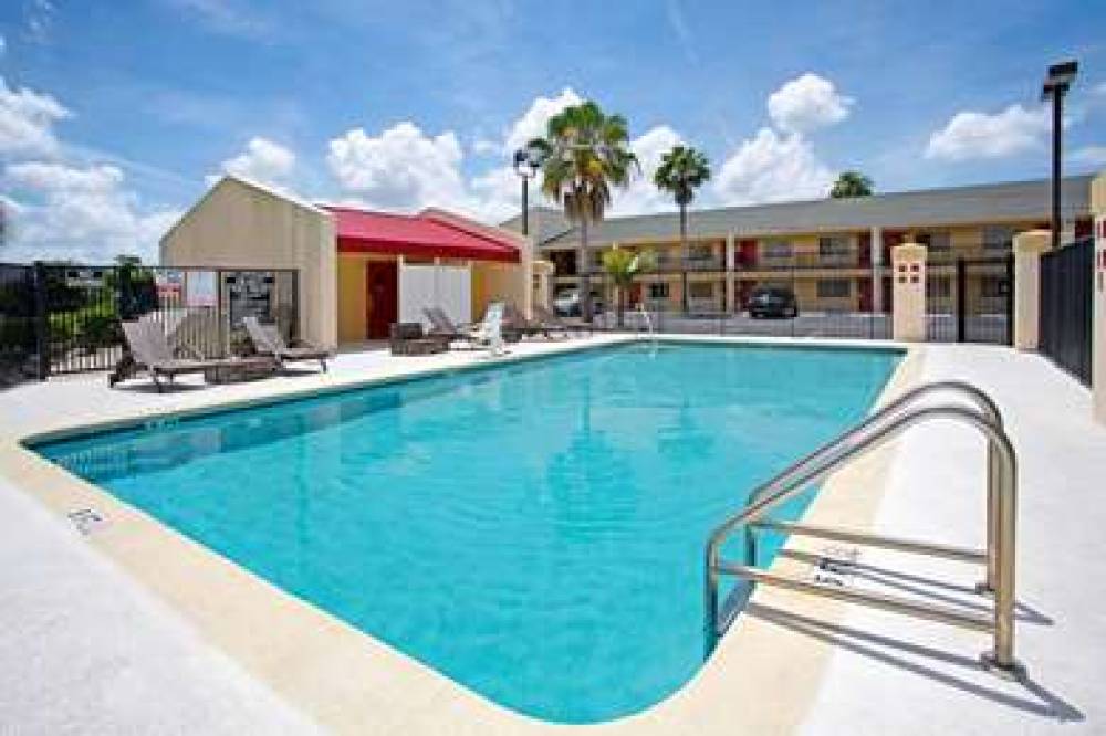 Super 8 By Wyndham Orlando International Drive 4