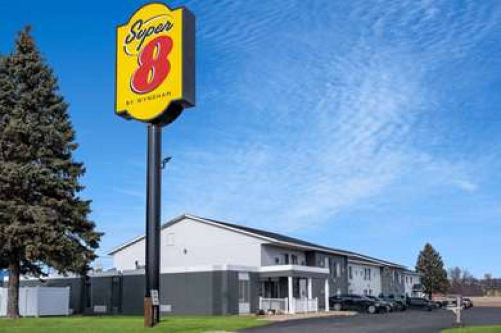 Super 8 By Wyndham Owatonna