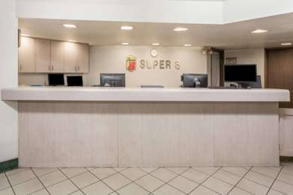 Super 8 By Wyndham Phoenix Metro North 2