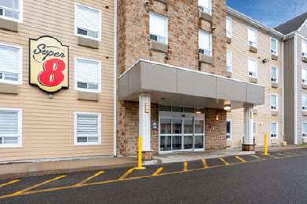 Super 8 By Wyndham Quebec City 2