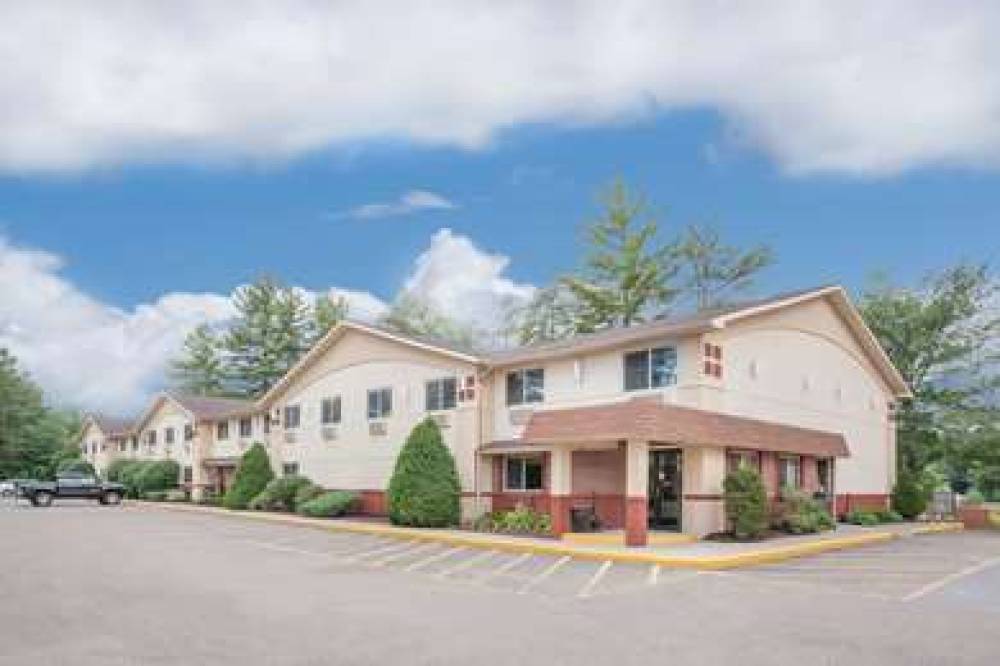 Super 8 By Wyndham Queensbury Glens Falls/Lake George Area