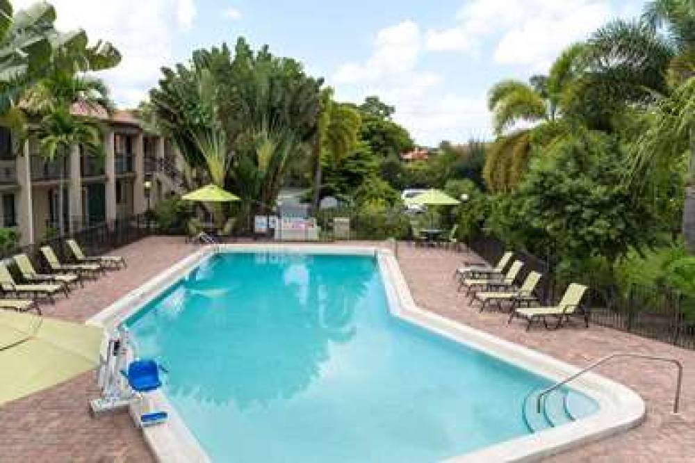 Super 8 By Wyndham Riviera Beach West Palm Beach 4