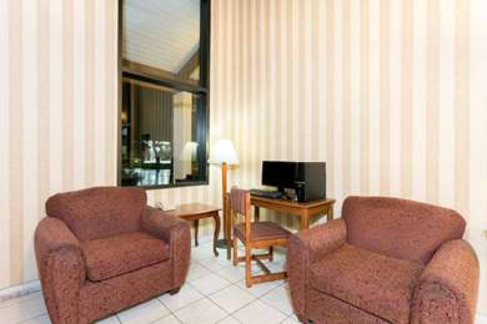 Super 8 By Wyndham Riviera Beach West Palm Beach 3