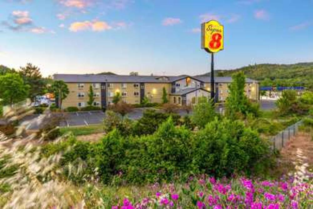 Super 8 By Wyndham Roseburg 6