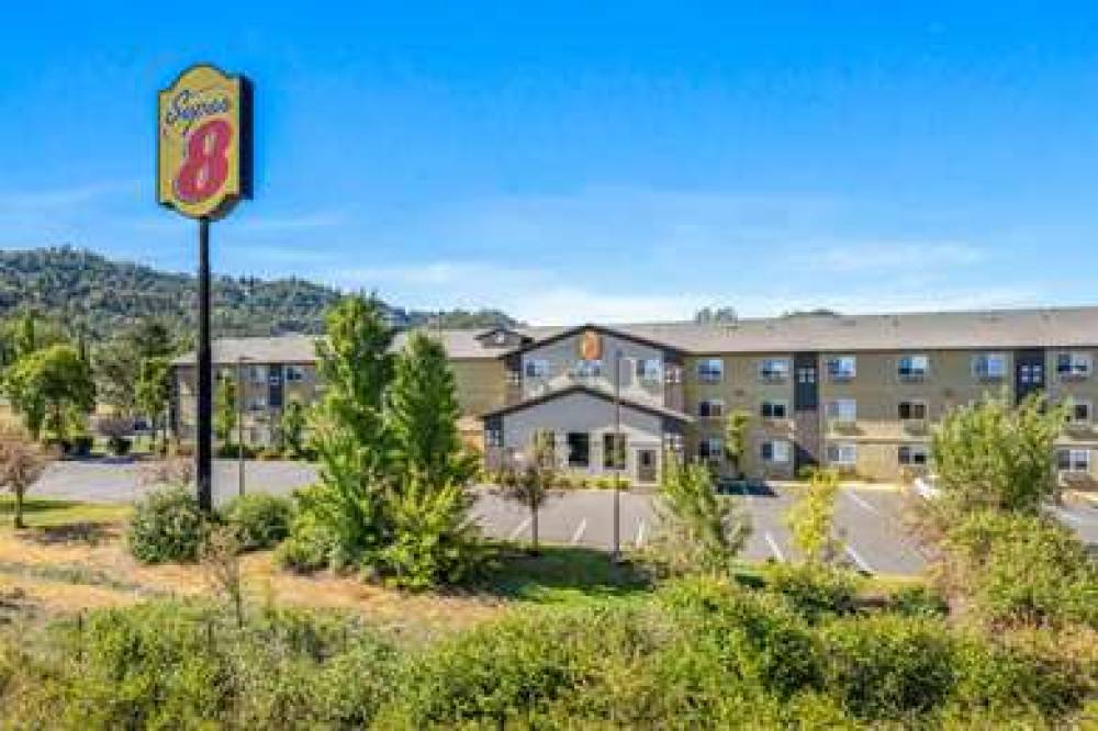 Super 8 By Wyndham Roseburg 5