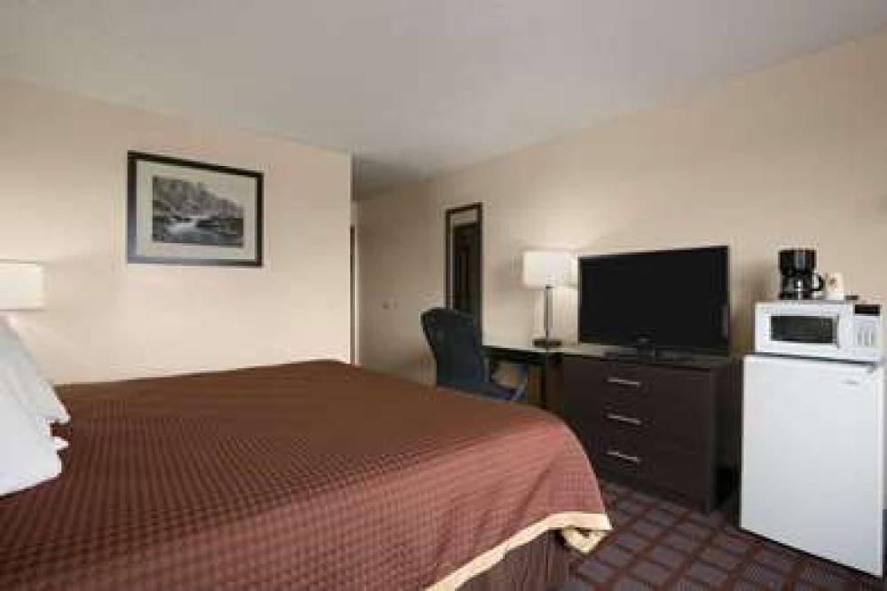 Super 8 By Wyndham Saginaw 4