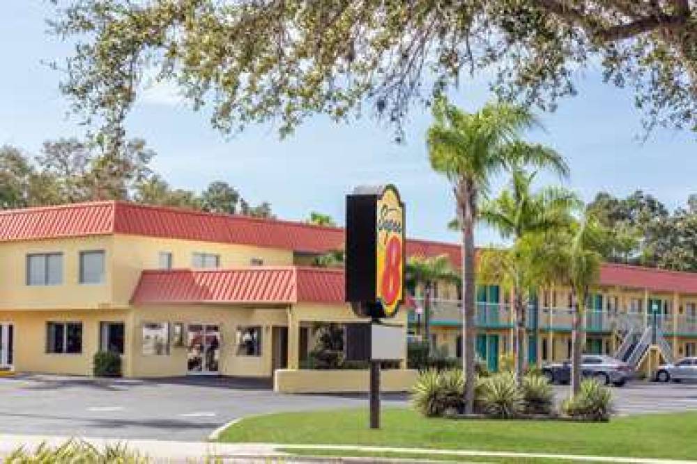 Super 8 By Wyndham Sarasota Near Siesta Key