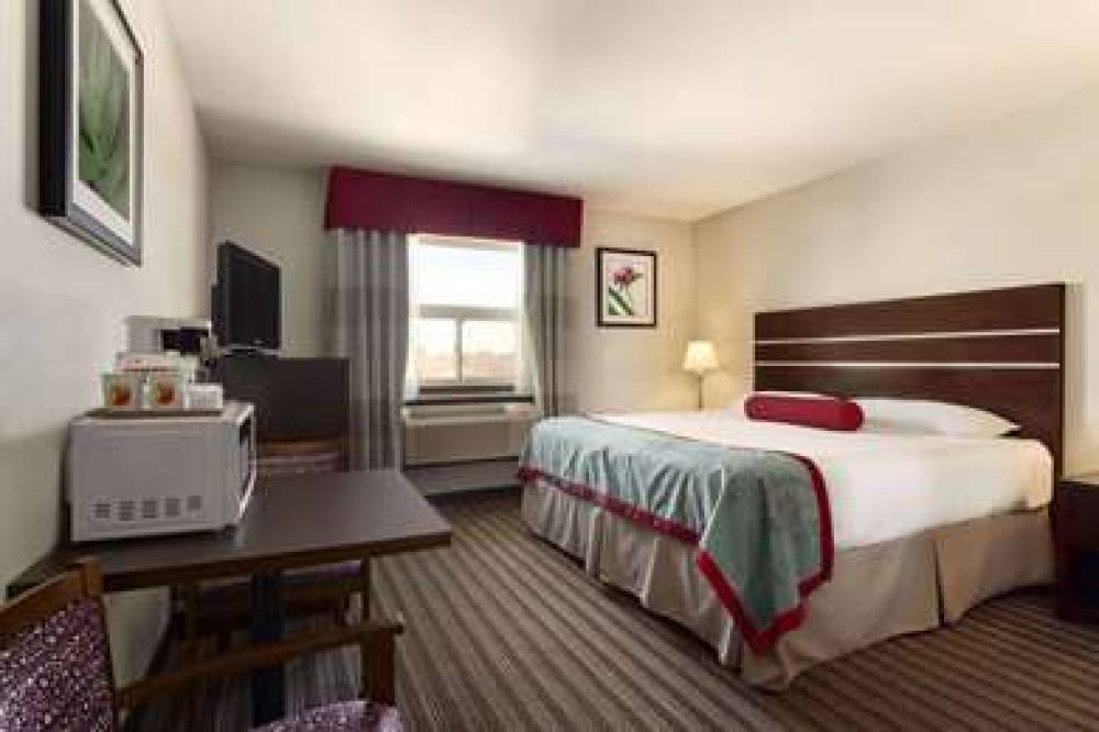 Super 8 By Wyndham Saskatoon Near Downtown 3