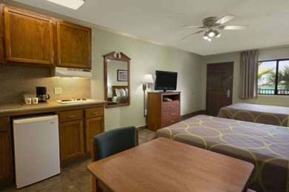 Super 8 By Wyndham South Padre Island 5