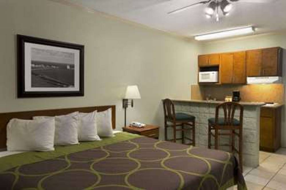 Super 8 By Wyndham South Padre Island 10