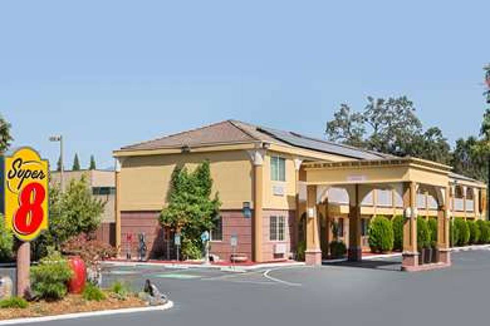 Super 8 By Wyndham Ukiah 2