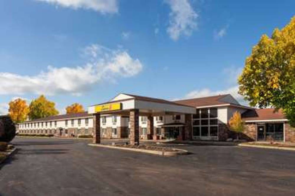 Super 8 By Wyndham Wausau 3