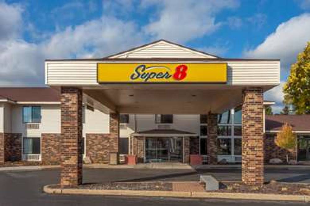 Super 8 By Wyndham Wausau 2