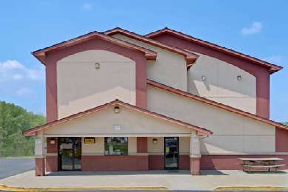 Super 8 By Wyndham Waynesburg 1